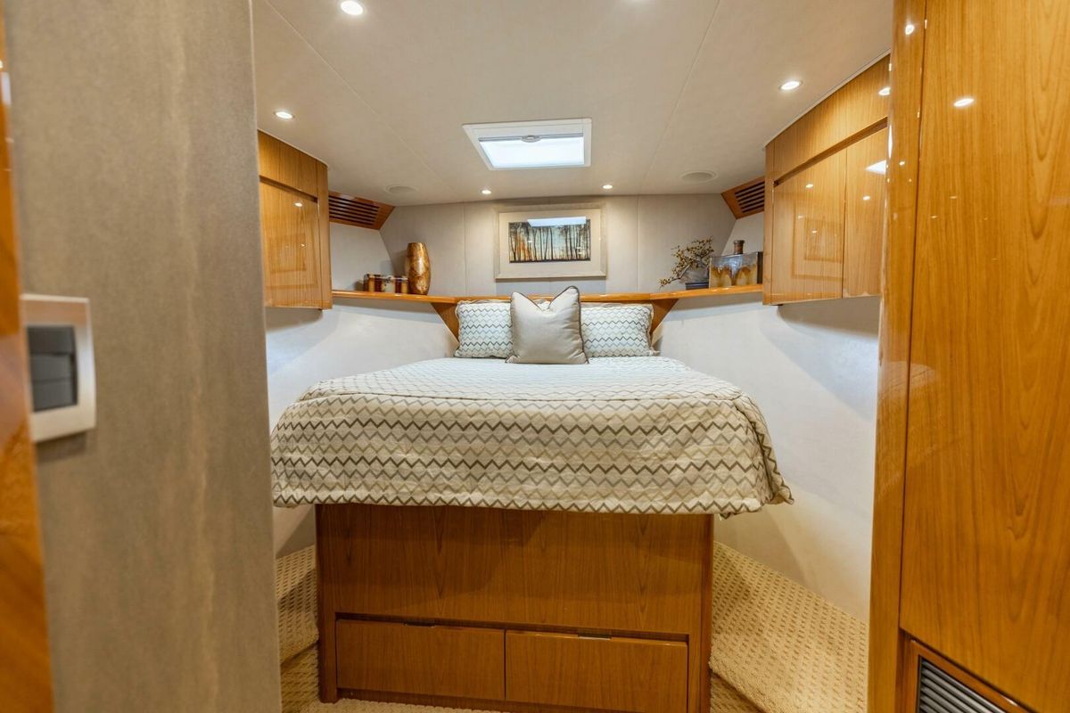 2013 Viking 76 