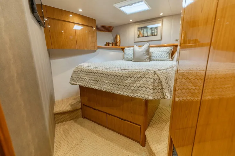 Reel Fire Yacht Photos Pics 2013 Viking 76 Convertible- REEL FIRE- Forward VIP Stateroom