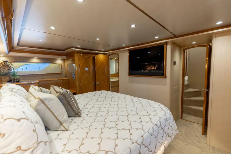 Reel Fire Yacht Photos Pics 2013 Viking 76 Convertible- REEL FIRE- Master Stateroom