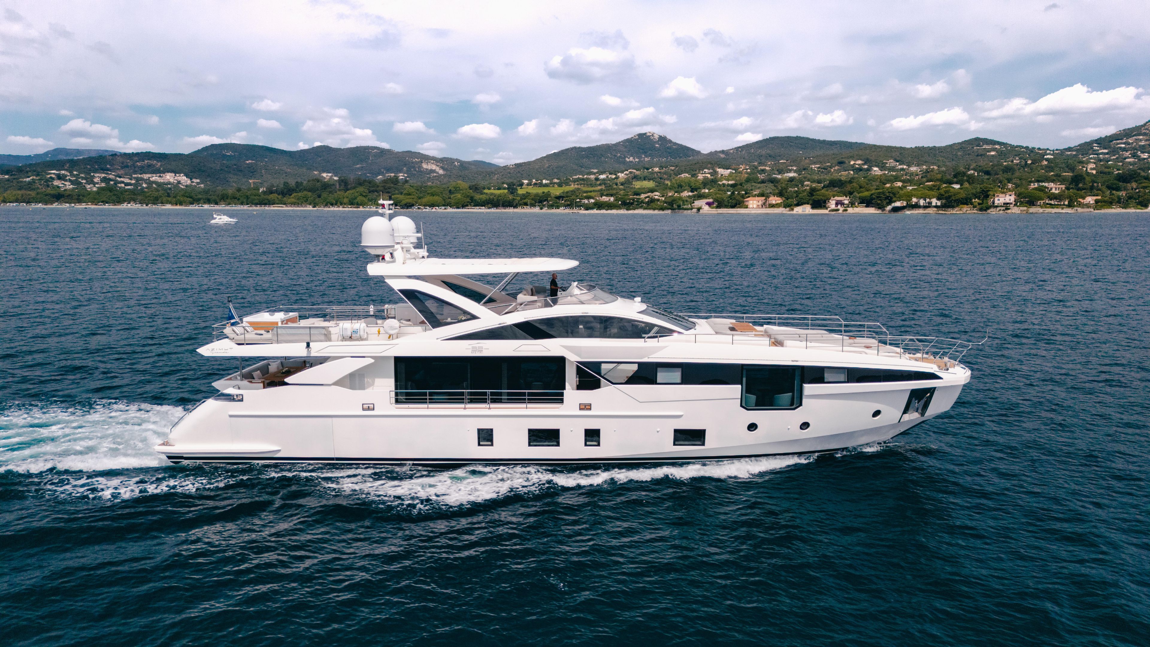 2020 Azimut 104 