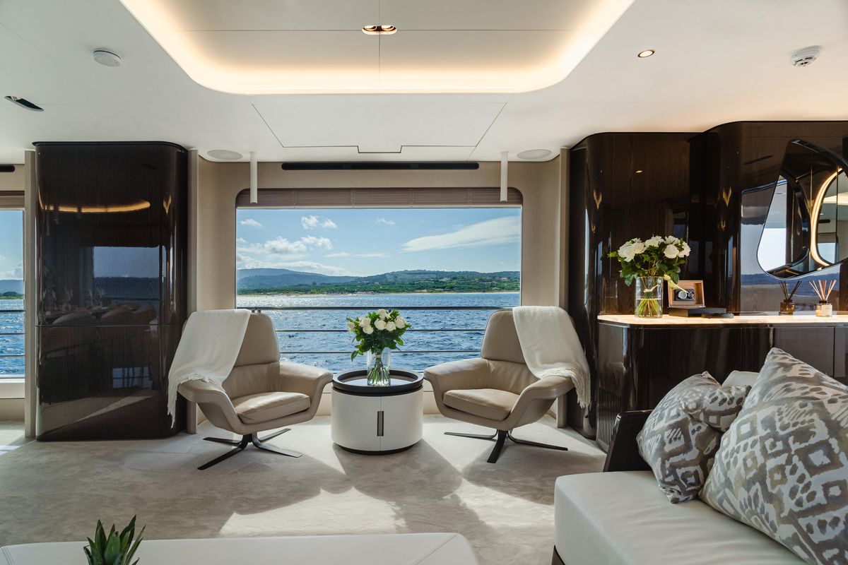 2020 Azimut 104 
