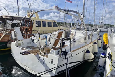 2017 Beneteau Oceanis 38.1