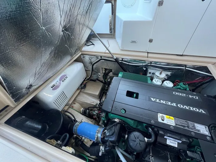  Yacht Photos Pics 2016 Cutwater C-28 engine compartment with Volvo Penta D4-260 engine.