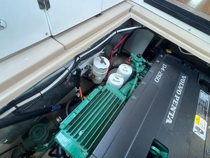  Yacht Photos Pics Volvo Penta engine in 2016 Cutwater C-28 boat, detailed view.