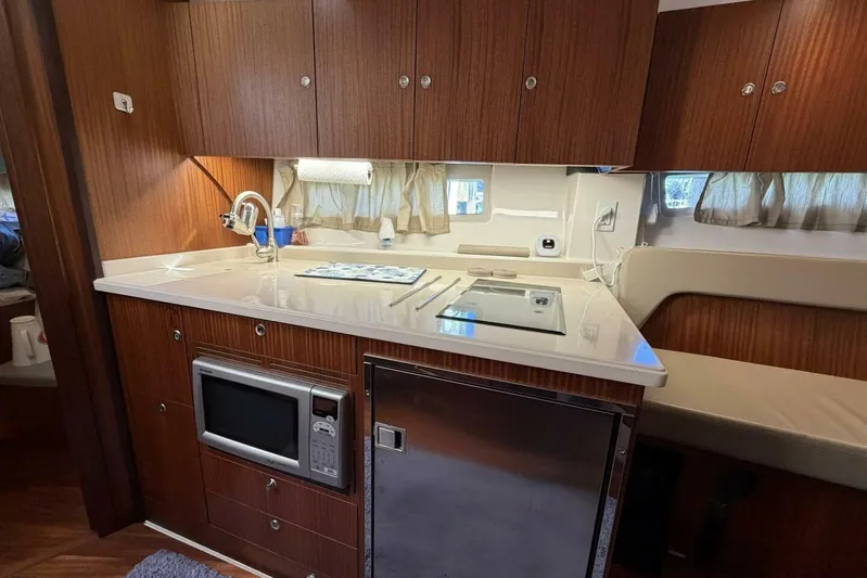 Jolly Dawg Yacht Photos Pics 2014 Pursuit F350 - Galley