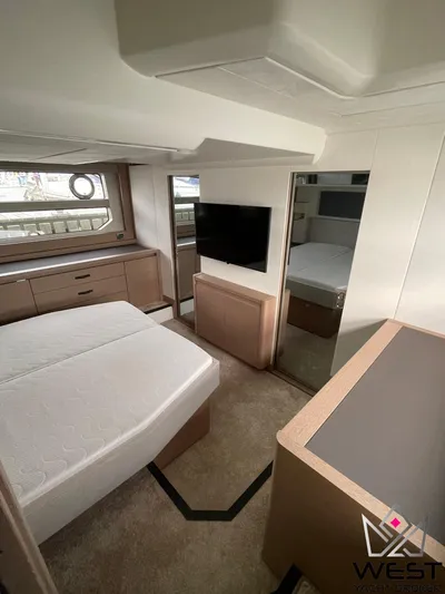  Yacht Photos Pics PRESTIGE 590 FLY