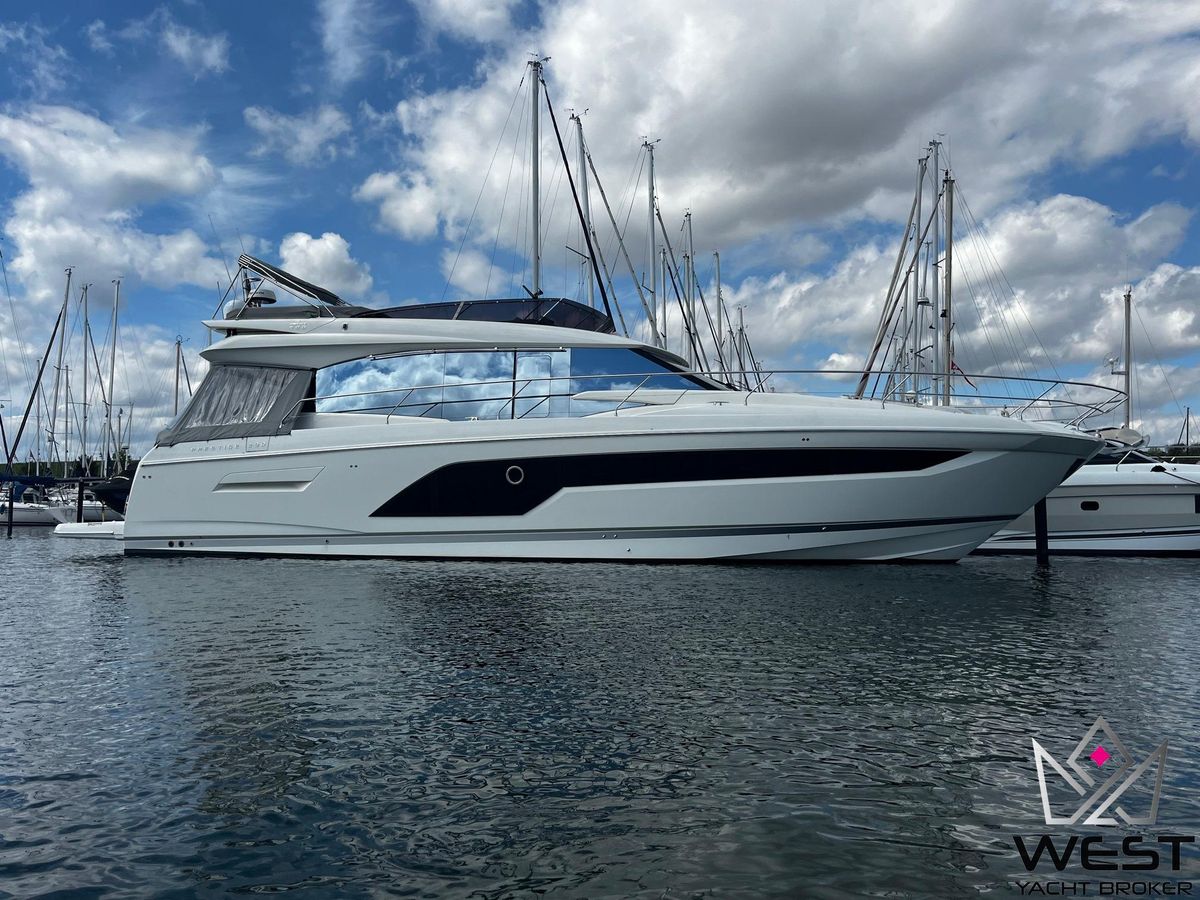 2021 Prestige 61 