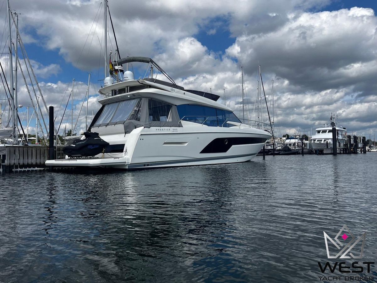 2021 Prestige 61 