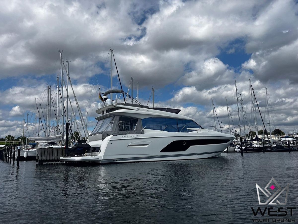 2021 Prestige 61 