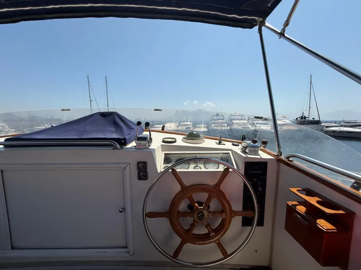 Aramis II Yacht Photos Pics 