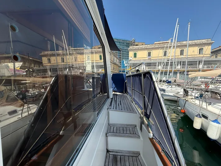 Aramis II Yacht Photos Pics 