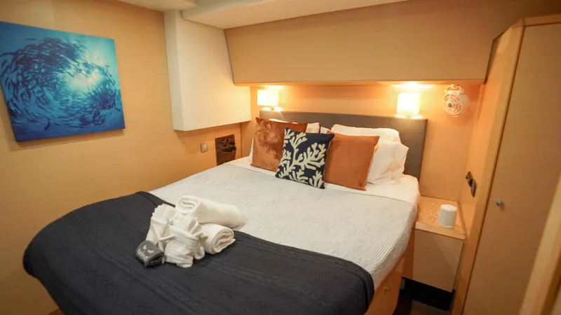 Foxy Lady Yacht Photos Pics Guest Cabin