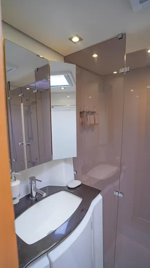 Foxy Lady Yacht Photos Pics Guest Head