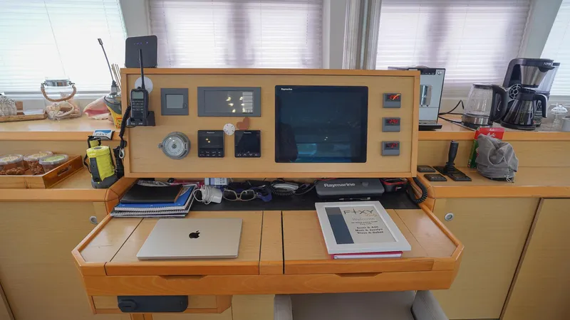 Foxy Lady Yacht Photos Pics Nav Desk