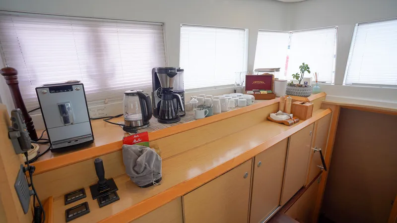 Foxy Lady Yacht Photos Pics Saloon