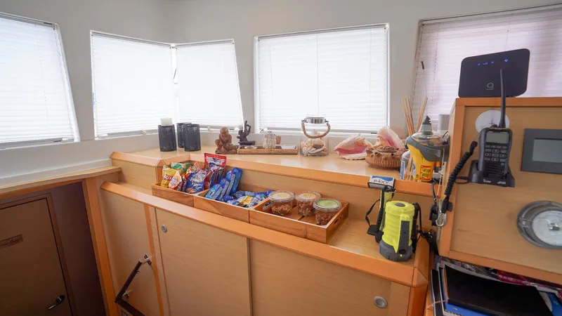 Foxy Lady Yacht Photos Pics Saloon