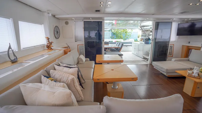 Foxy Lady Yacht Photos Pics Saloon