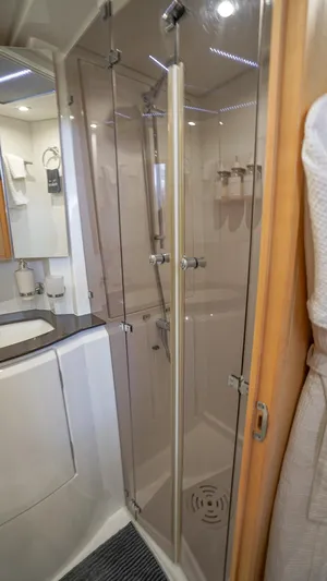 Foxy Lady Yacht Photos Pics Guest head