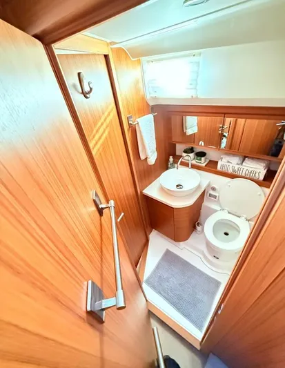 Harbor Lights Yacht Photos Pics 