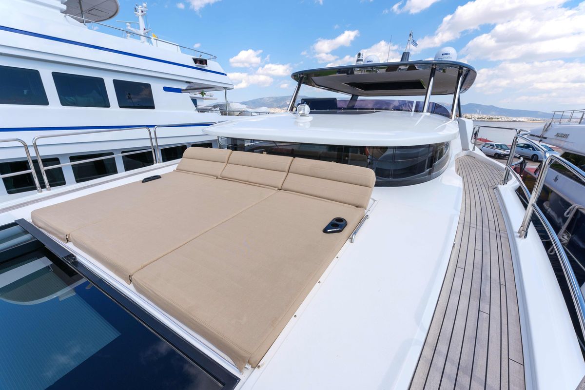 2024 Sirena 87 