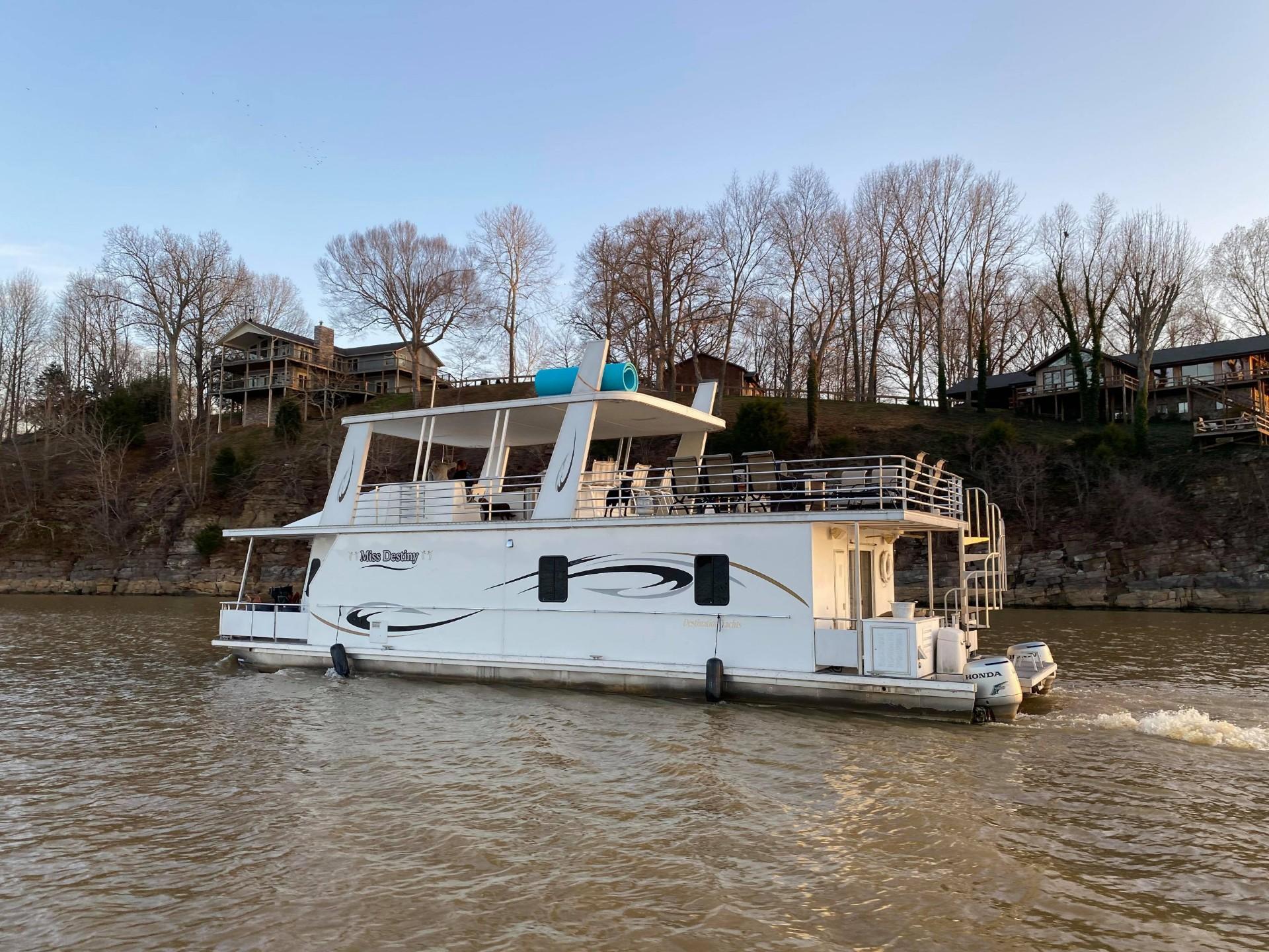 yacht house boat