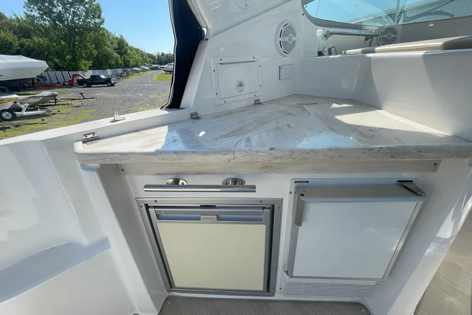 2016 Rinker 360 Express Cruiser Express Cruiser for sale - YachtWorld