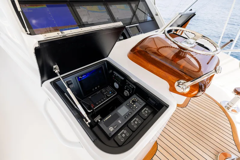 2020 Viking 80 Yacht Photos Pics 