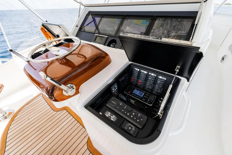 2020 Viking 80 Yacht Photos Pics 