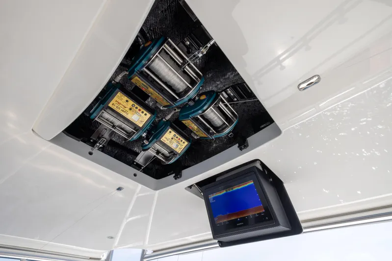 2020 Viking 80 Yacht Photos Pics 