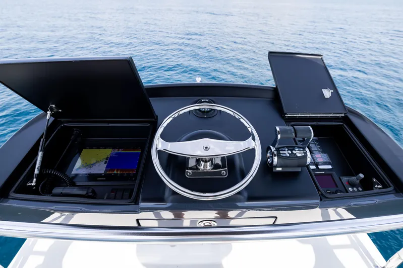 2020 Viking 80 Yacht Photos Pics 