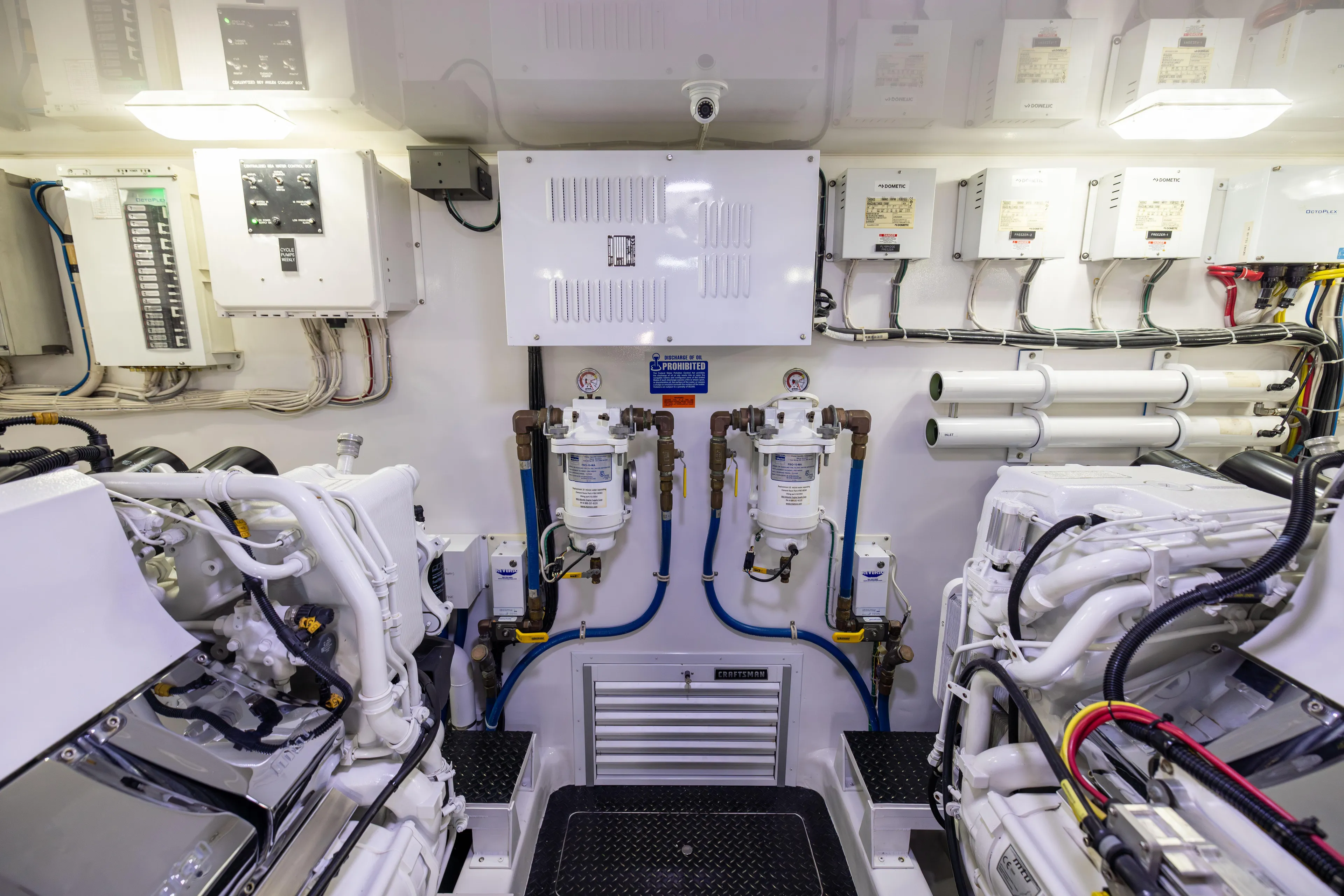 2020 Viking 80 Yacht Photos Pics 