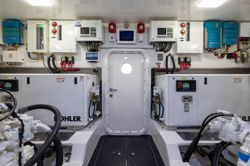 2020 Viking 80 Yacht Photos Pics 