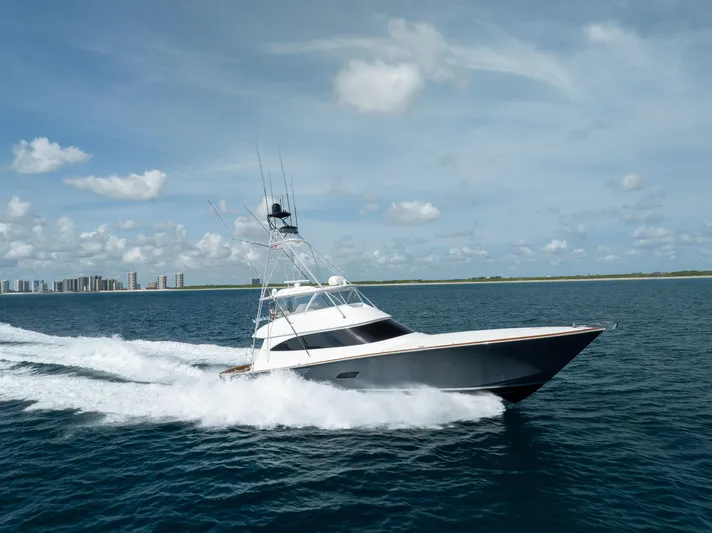 2020 Viking 80 Yacht Photos Pics 