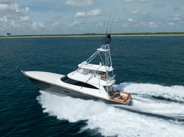 2020 Viking 80 Yacht Photos Pics 