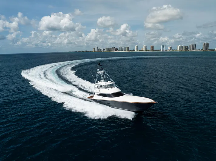 2020 Viking 80 Yacht Photos Pics 