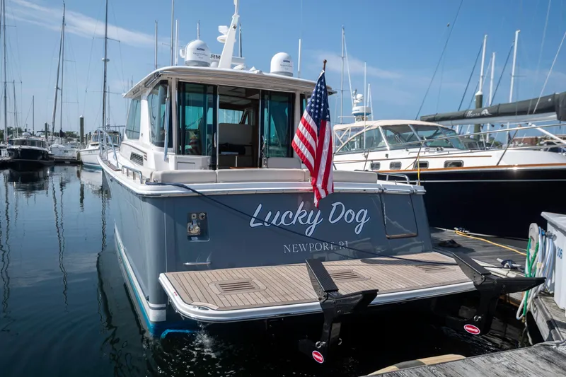 Lucky Dog Yacht Photos Pics 