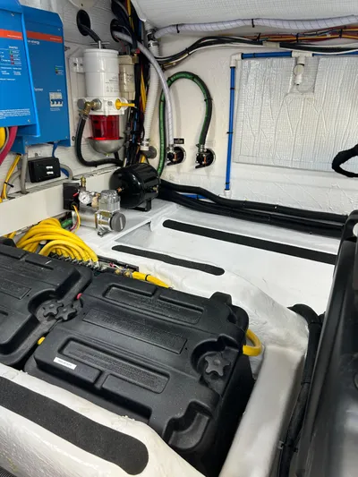 Lucky Dog Yacht Photos Pics 