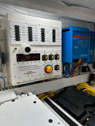 Lucky Dog Yacht Photos Pics 