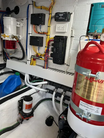 Lucky Dog Yacht Photos Pics 