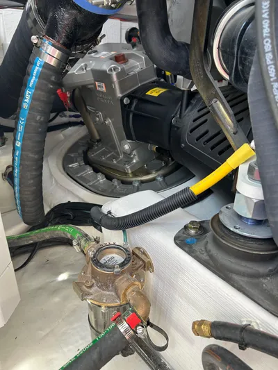 Lucky Dog Yacht Photos Pics 