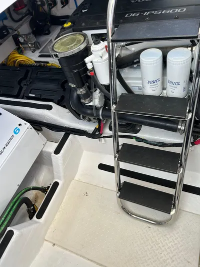 Lucky Dog Yacht Photos Pics 