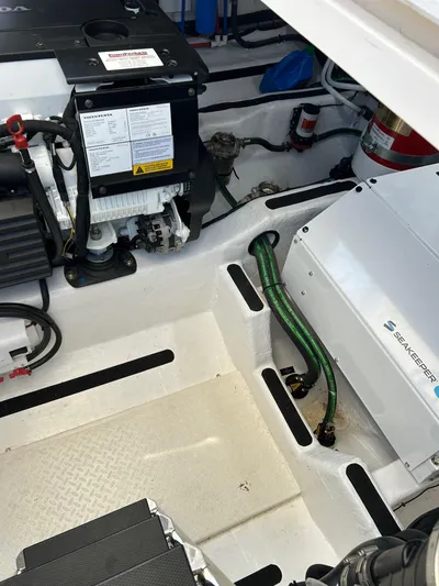 Lucky Dog Yacht Photos Pics 