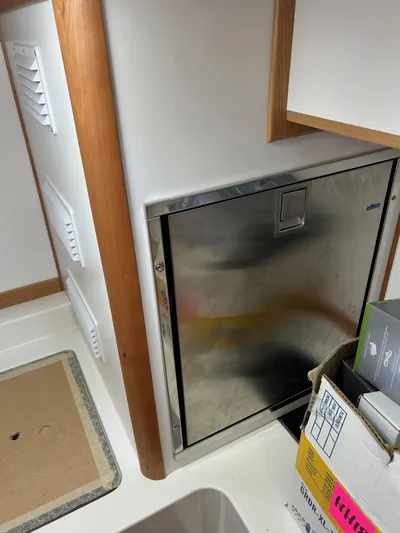 Lucky Dog Yacht Photos Pics 