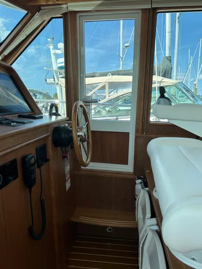 Lucky Dog Yacht Photos Pics 