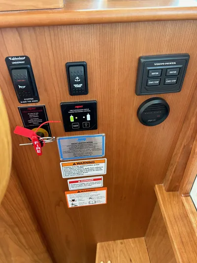 Lucky Dog Yacht Photos Pics 