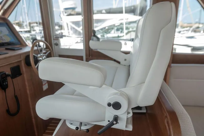 Lucky Dog Yacht Photos Pics 