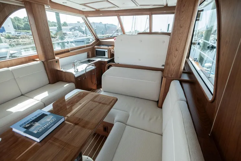 Lucky Dog Yacht Photos Pics 