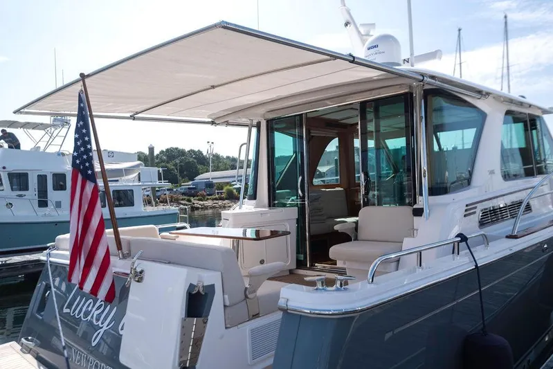 Lucky Dog Yacht Photos Pics 