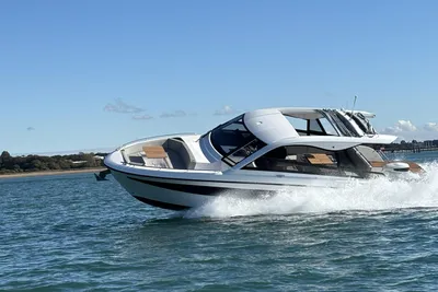 Bavaria Vida 33