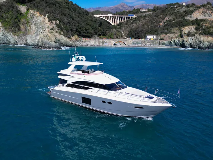 Lucerna Yacht Photos Pics 